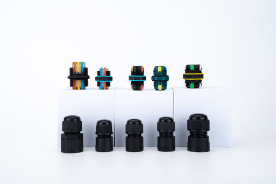 তারের তারের সংযোগকারী 32A 250VAC IP68 জলরোধী 2-উপায় সংযোগকারী 6-12mm DIA