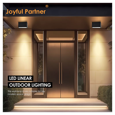 পৃষ্ঠতল মাউন্ট সিলিং লাইট IP65 রেটিং জলরোধী কালো অ্যালুমিনিয়াম শরীর 152 * 50 * 90MM